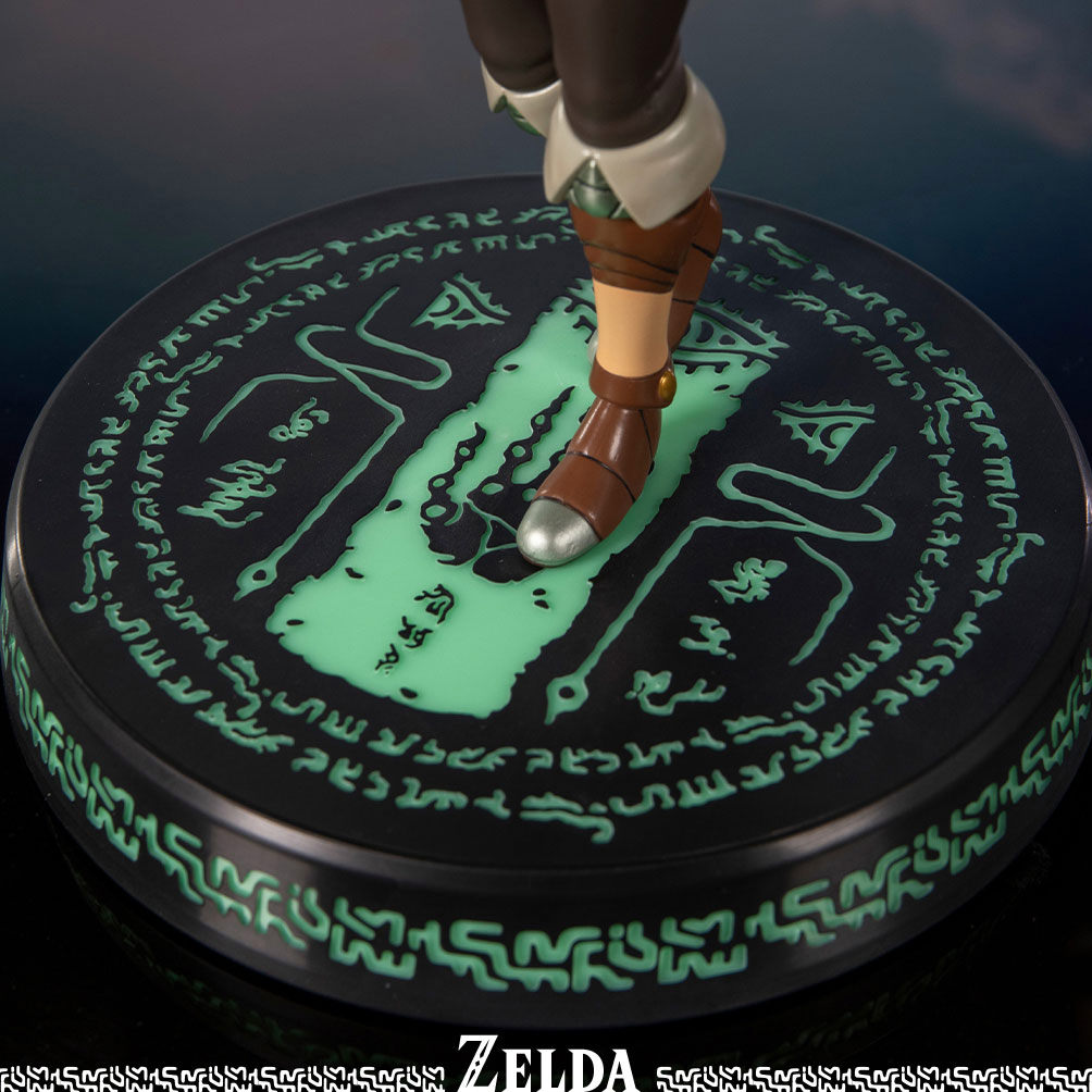 Zelda Statue by First 4 Figures