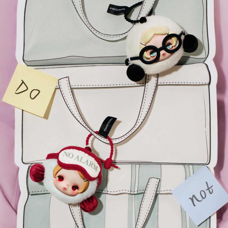 θ SKULLPANDA Off Mode Series Earphone Bag