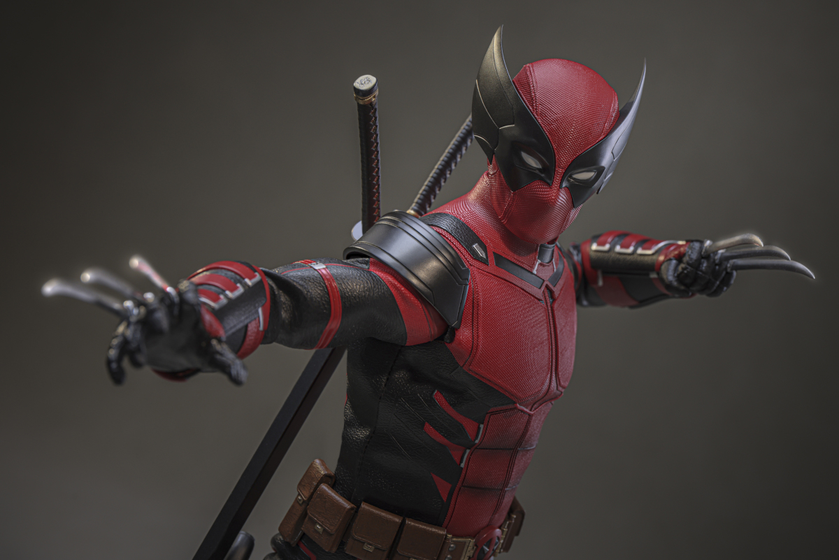 Deadpool and Wolverine Hot Toys Wolverinepool 1/6 Figure Brings Concept Art to Life