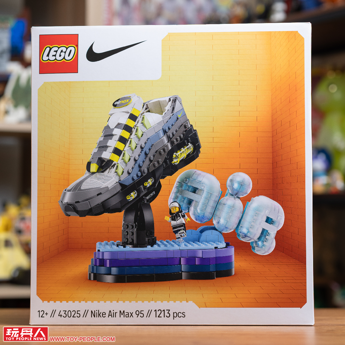 Nike Air Max 95 LEGO Editions 43025 Puts a 1995 Runner on Your Shelf