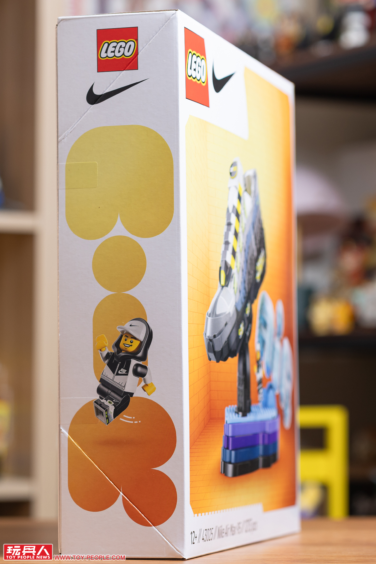 Nike Air Max 95 LEGO Editions 43025 Puts a 1995 Runner on Your Shelf