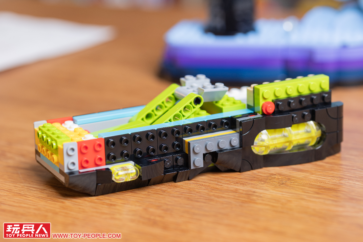 Nike Air Max 95 LEGO Editions 43025 Puts a 1995 Runner on Your Shelf