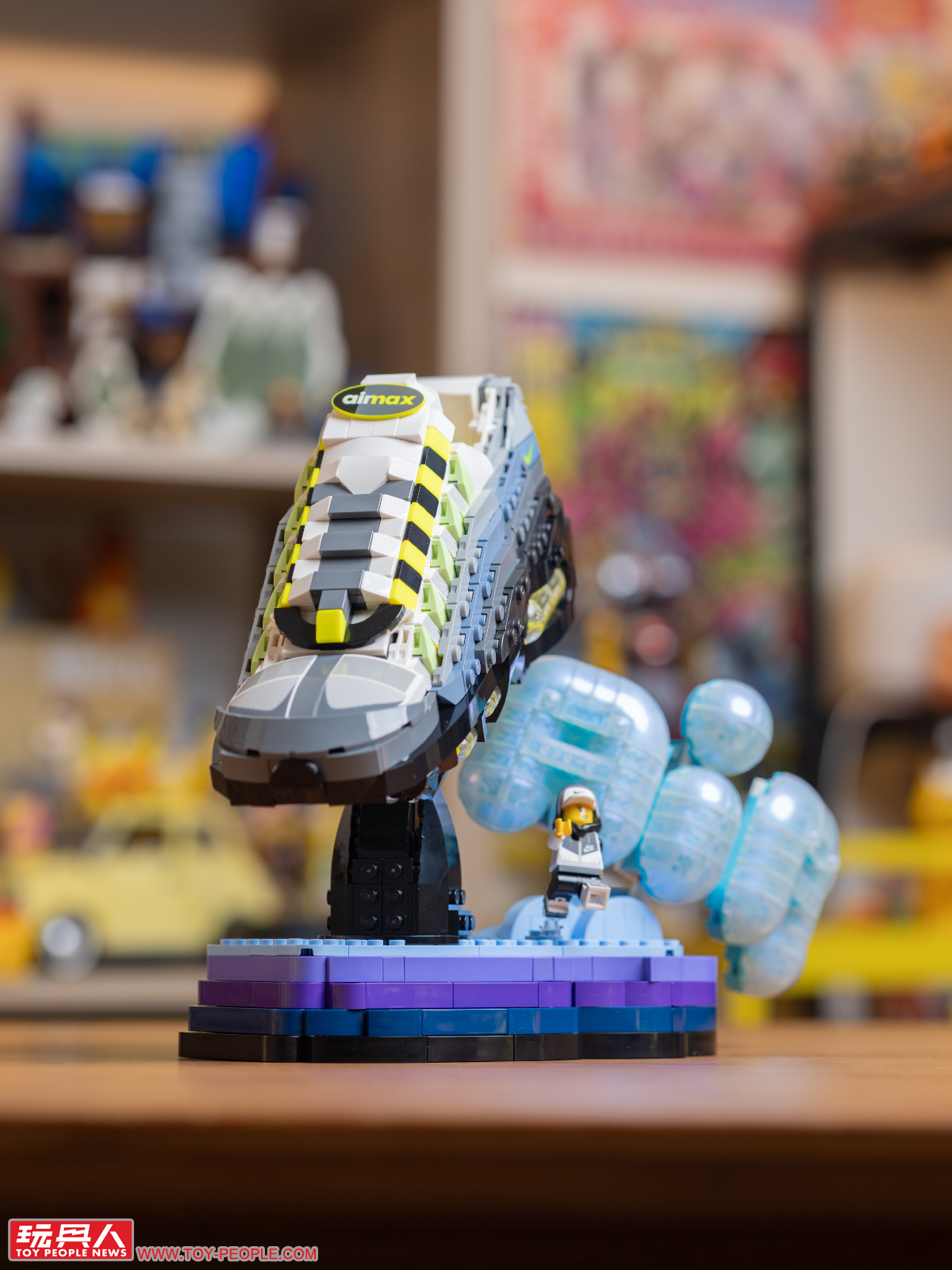 Nike Air Max 95 LEGO Editions 43025 Puts a 1995 Runner on Your Shelf