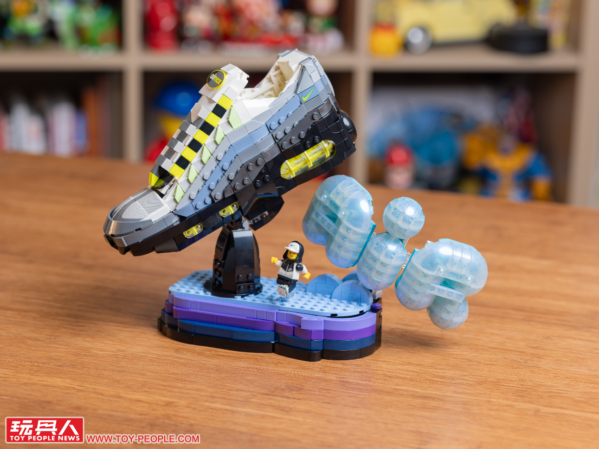 Nike Air Max 95 LEGO Editions 43025 Puts a 1995 Runner on Your Shelf