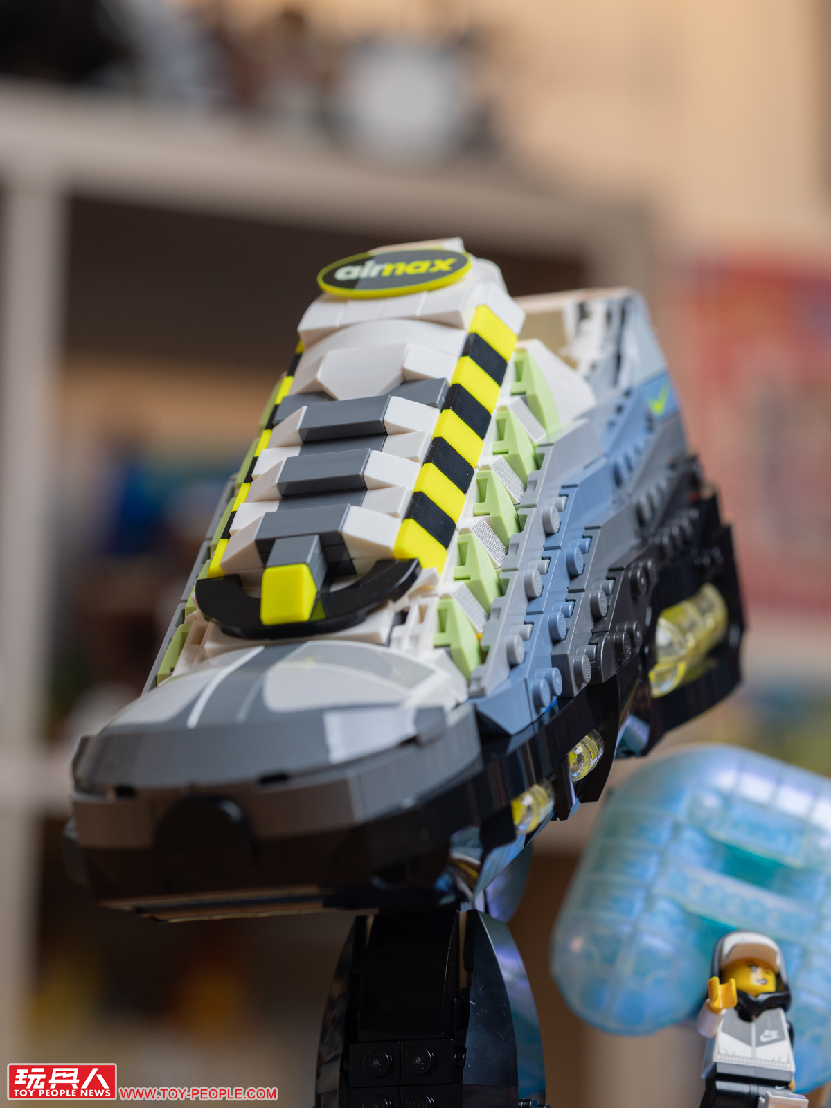 Nike Air Max 95 LEGO Editions 43025 Puts a 1995 Runner on Your Shelf