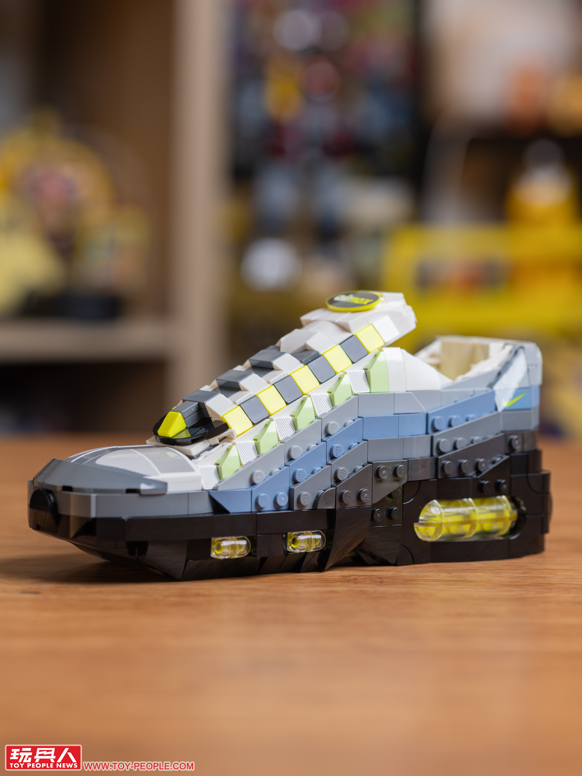Nike Air Max 95 LEGO Editions 43025 Puts a 1995 Runner on Your Shelf