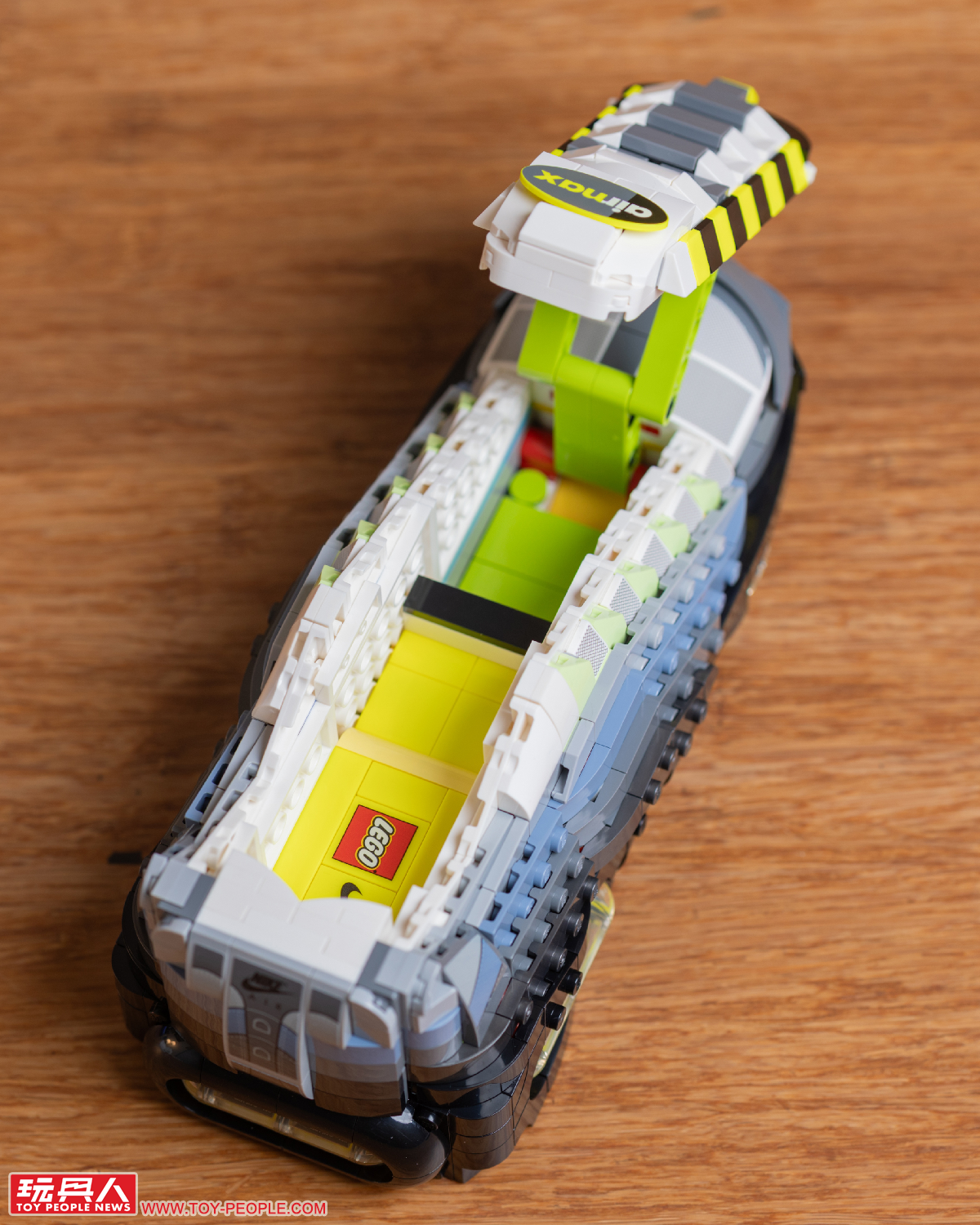 Nike Air Max 95 LEGO Editions 43025 Puts a 1995 Runner on Your Shelf
