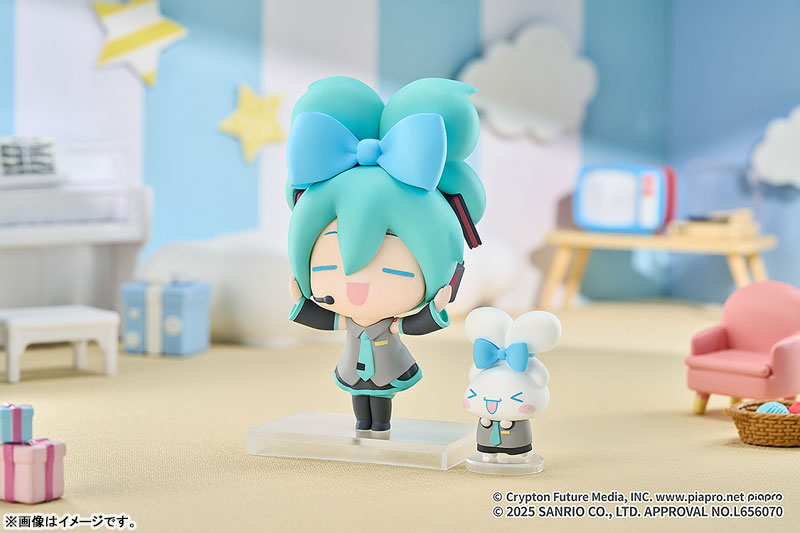 Hatsune Miku x Cinnamoroll Chibi Figure