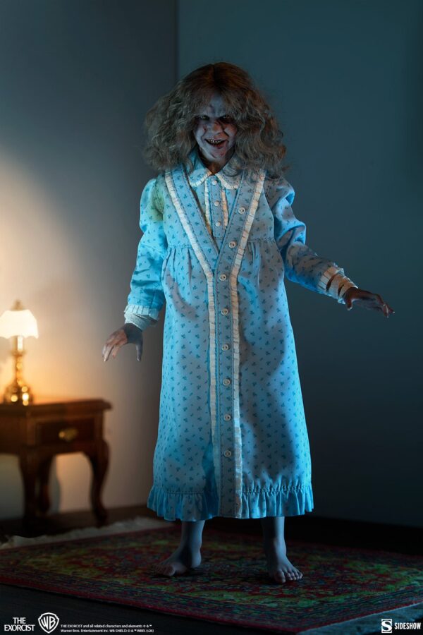 Regan MacNeil Sixth Scale Figure by Sideshow Collectibles — official photo 3