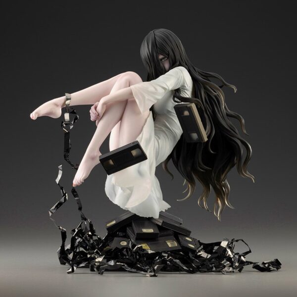 Sadako Bishoujo Statue by Kotobukiya — official photo 2