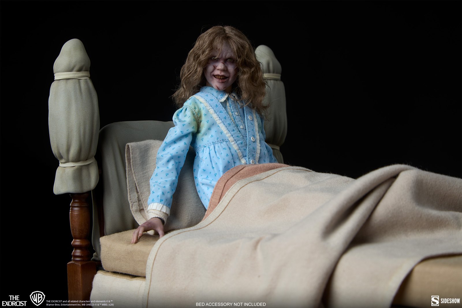 Regan MacNeil Sixth Scale Figure by Sideshow Collectibles — official photo 7