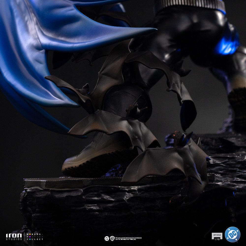 Batman vs Bane exclusive 1:10 Art Scale Statue by Iron Studios — official photo 13