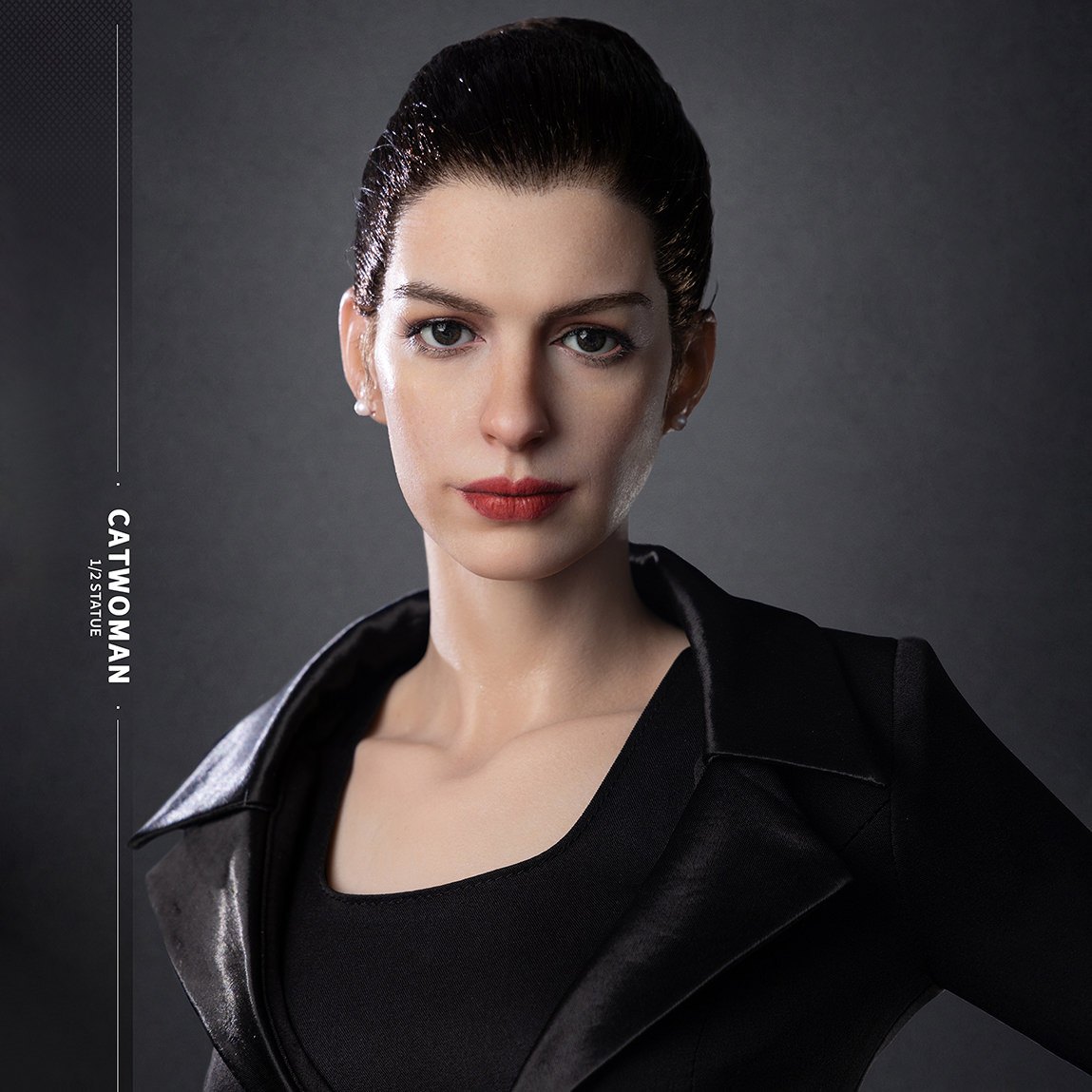Catwoman 1:2 Scale Statue by Infinity Studio — official photo 7