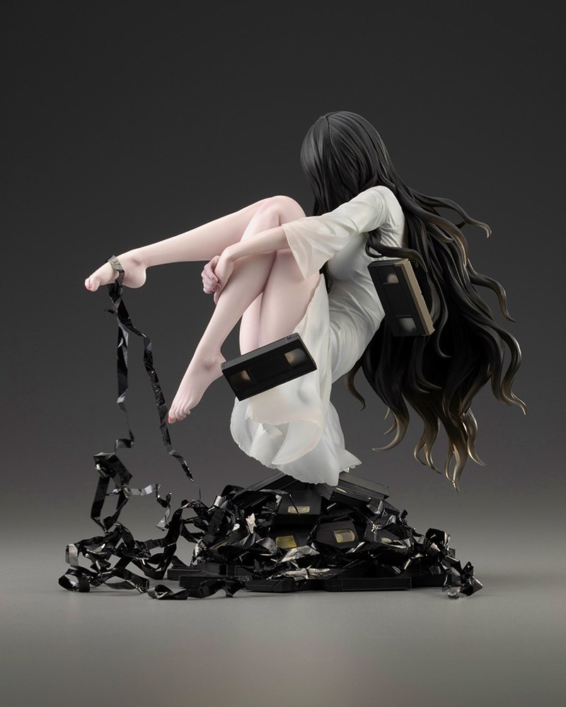 Sadako Bishoujo Statue by Kotobukiya — official photo 9