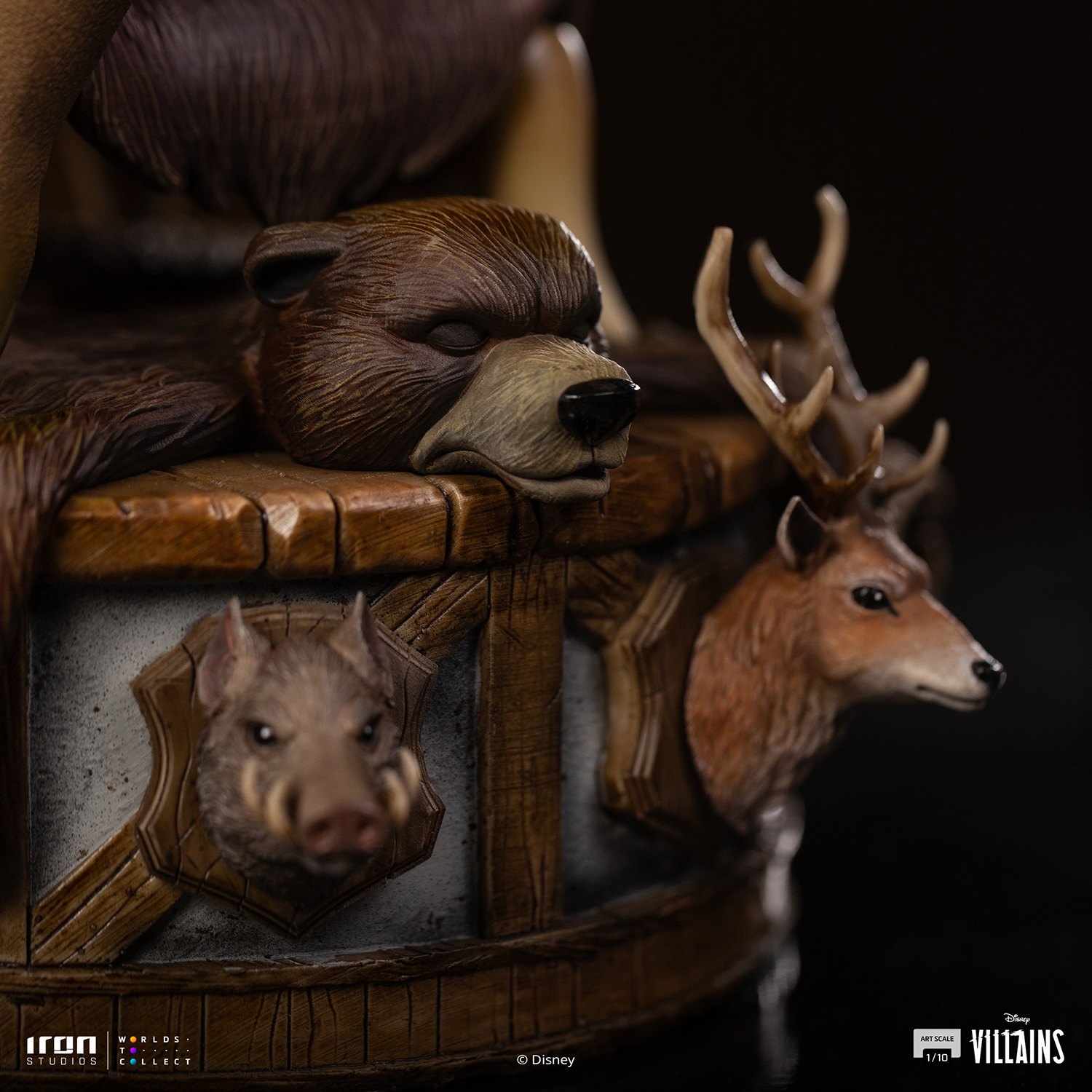 Gaston Deluxe 1:10 Scale Statue by Iron Studios — official photo 14